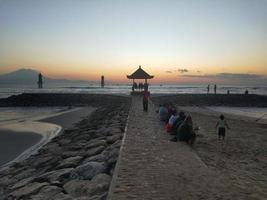 foto del paesaggio della spiaggia di sanur bali