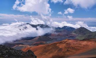 caldera del vulcano haleakala nell'isola di maui foto