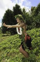 Hula hawaiana ballata da una ragazza adolescente