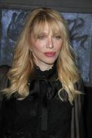 Los angeles, 10 marzo - Courtney Love at the Everything is copy la premiere al tcl Chinese 6 teatri il 10 marzo 2016 a los angeles, ca foto