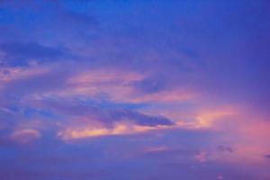 il cielo con la nuvola bellissimo sfondo del tramonto foto