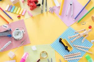 istruzione, concetto di ritorno a scuola con spazio di copia foto