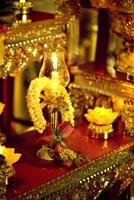 passeggiata della cultura tailandese a lume di candela nel giorno di asalha puja, giorno di magha puja, giorno di visakha puja foto