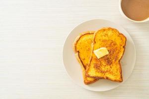 french toast con burro e miele foto