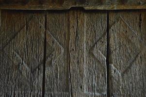 zoom su una vecchia porta di legno foto