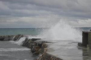 il mar mediterraneo in tempesta foto