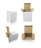 scatole di imballaggio vuote - mockup aperto, isolato su sfondo bianco foto