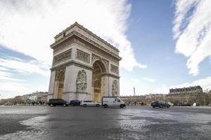 l'arco il trionfo a parigi francia foto