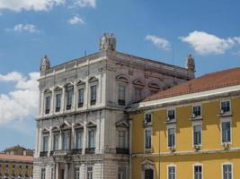 lisbona sul fiume Tago foto