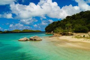 sulla costa di antigua foto