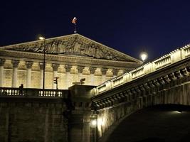 parigi in francia di notte foto