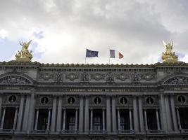 parigi in francia di notte foto