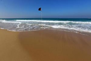 costa mediterranea nel nord di Israele foto