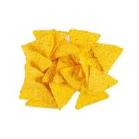 nachos al formaggio. chips di mais isolati su sfondo bianco foto