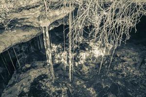 blu turchese acqua calcare grotta dolina cenote tajma ha messico. foto