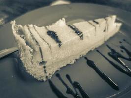 piatto di cheesecake nel ristorante papacharly playa del carmen messico. foto