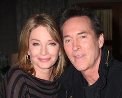 los angeles, 10 agosto - deidre hall, drake hogestyn alla conferenza stampa di Horton Square ai giorni della nostra vita, nbc il 10 agosto 2011 a burbank, ca foto