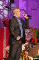 los angeles, 20 novembre - taylor hicks al concerto di illuminazione degli alberi di hollywood e highland 2010 all'hollywood and highland center cour il 20 novembre 2010 a los angeles, ca foto