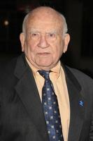 los angeles, 15 febbraio - ed asner ai truccatori e parrucchieri gilda Awards 2014 al teatro paramount il 15 febbraio 2014 a los angeles, ca foto