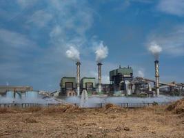 fabbrica di canna da zucchero foto