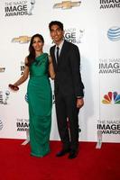 los angeles, 1 febbraio - freida pinto. dev patel arriva al 44° naacp image Awards presso l'auditorium del santuario il 1 febbraio 2013 a los angeles, ca. foto