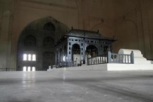 tombe all'interno di gol gumbaz foto