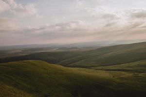 llyn y fan fach nel parco nazionale di brecon beacons foto