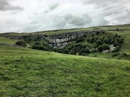 una vista delle brughiere dello Yorkshire vicino a Mallam Cove foto