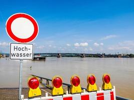 inondazione del fiume Reno a Magonza, in Germania foto