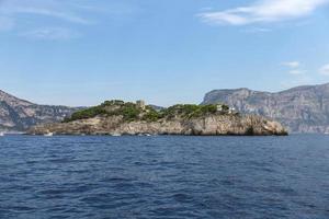 isola ad amalfi costa, napoli, italia foto