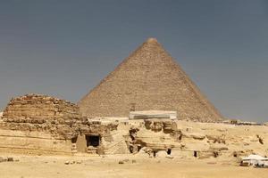 grande piramide di giza nel complesso piramidale di giza, cairo, egitto foto