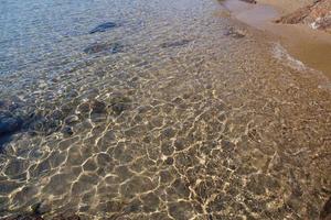 bellissimo paesaggio con natura e mare in grecia foto