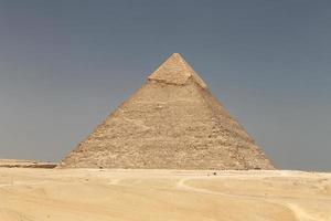 piramide di khafre nel complesso piramidale di giza, cairo, egitto foto