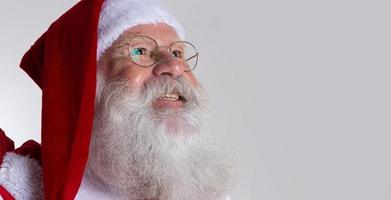Babbo Natale su sfondo grigio con spazio di copia. striscione art. foto