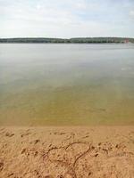 lago con foresta e campeggio estivo tende vacanze sfondo fine art stampe di alta qualità prodotti cinquanta megapixel absberg foto