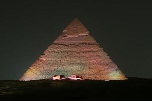 piramide di khafre al cairo, egitto foto