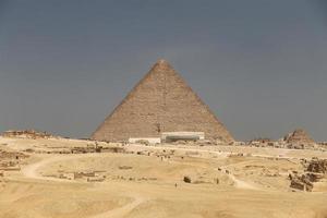 grande piramide di giza nel complesso piramidale di giza, cairo, egitto foto