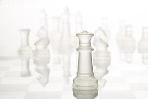 figure di scacchi - concetto di strategia e leadership foto