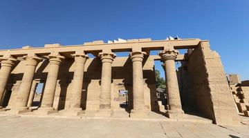 edificio nel tempio di philae, assuan, egitto foto