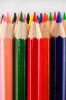 primo piano colorato delle matite foto