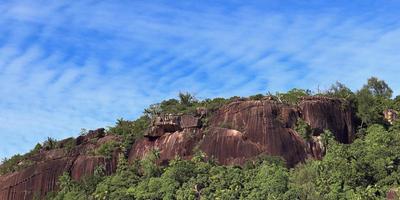 belle impressioni del paesaggio tropicale nel paradiso delle isole seychelles foto