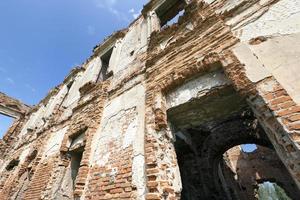 le rovine di un antico castello foto