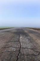 strada sporca, nebbia foto