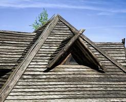 il vecchio tetto in legno, primo piano foto