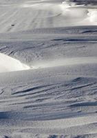 cumuli di neve profonda, primo piano foto