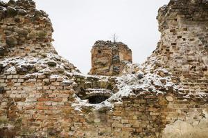 struttura che viene distrutta foto