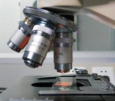 lente per microscopio da laboratorio