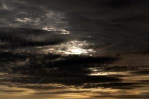 il cielo durante il tramonto foto