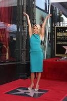 los angeles, 12 ottobre - kelly ripa alla cerimonia di kelly ripa hollywood walk of fame all'hollywood walk of fame il 12 ottobre 2015 a los angeles, ca foto