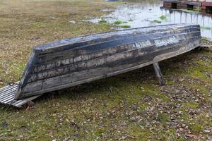 vecchia barca di legno foto